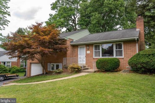 41 Springhouse Rd, Lancaster, PA 17603-6619
