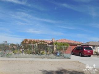 2822 Harlequin Ct, Thermal, CA 92274-6409