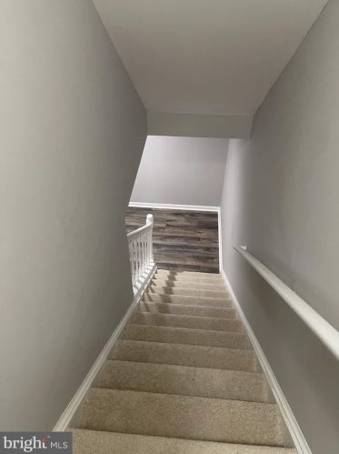 6386 Shaundale Dr, Springfield VA  22152-2143 exterior