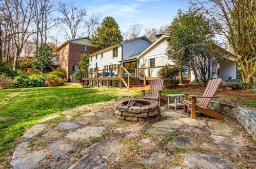 935 Landmark Dr, Atlanta GA  30342-2405 exterior