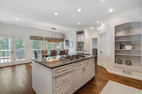 500 Highbrook Dr, Atlanta GA  30342-2319 exterior