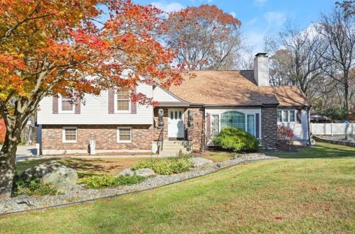 8 Catherine Dr, Waterbury, CT 06712-1302