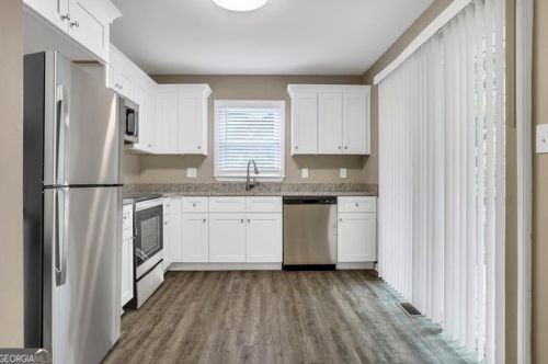 27 Simpson Dr, Kennesaw GA  30144-1528 exterior