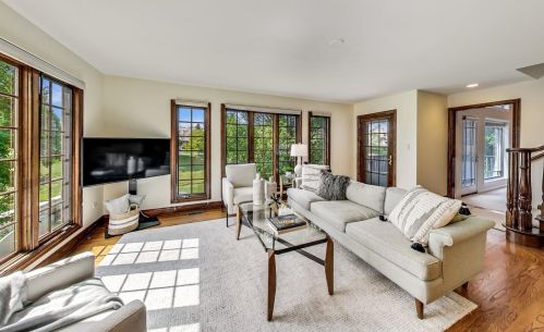 6972 Fieldstone Dr, Willowbrook IL  60527-6969 exterior