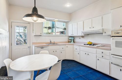 1818 12 St, Philadelphia PA 19122-0018 exterior