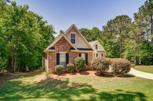 161 Stratford Cir, Stockbridge, GA 30281-7136