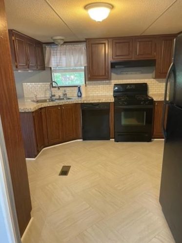 330 Highland Cir, Stockbridge GA  30281-4637 exterior