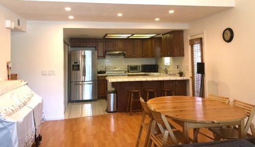 1211 Crescent Ter, Sunnyvale CA  94087-2855 exterior