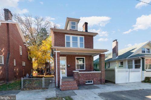 2710 Lexington St, Harrisburg, PA 17110-2627