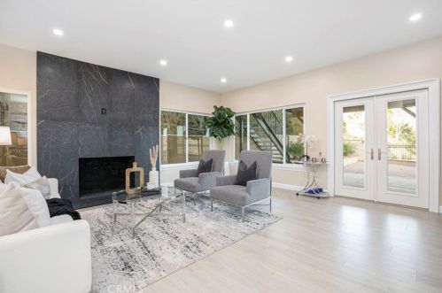 815 Moorside Dr, Glendale CA  91207-1135 exterior