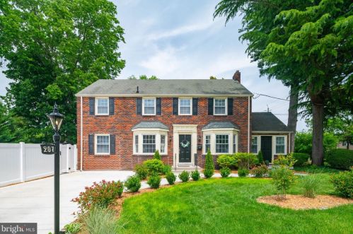 207 Crystal Lake Ave, Haddonfield NJ  08033-3200 exterior