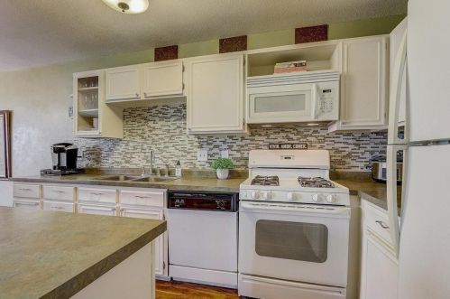 1681 Hickory Hill Dr, Saint Paul MN  55122-2527 exterior