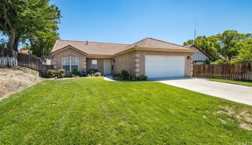 450 Riverview Dr, Redlands, CA 92374-1766