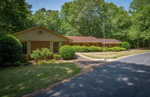 1035 Greymont Cir, Marietta, GA 30064-1329