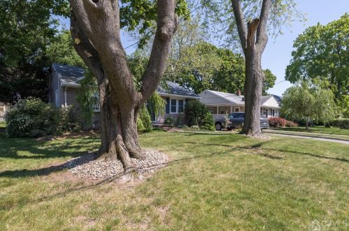119 Redwood Ave, Edison, NJ 08817-4323