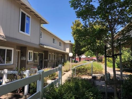 219 Temple Dr, Milpitas, CA 95035-4753