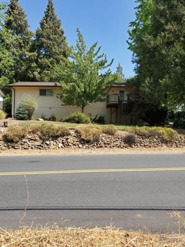 625 Whiting St, Grass Valley, CA 95945-7522