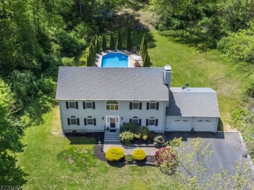 4 Peragino Rd, Fredon, NJ 07860-6305