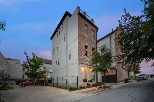 406 Mills St, Fort Worth TX  76102-1829 exterior