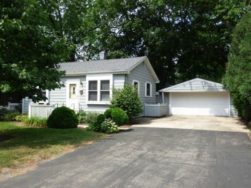 253 Lathem St, Batavia, IL 60510-2072