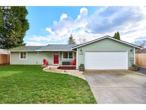 3708 Crestview Dr, Newberg OR  97132-9538 exterior