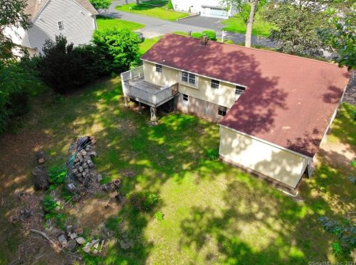 6 Lancewood Ln, Waterbury, CT 06716-2214