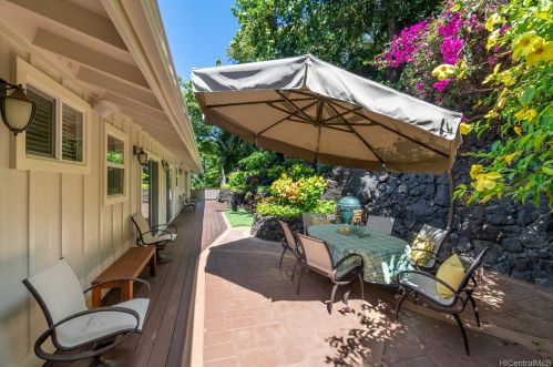 4990 Poola St, Honolulu HI  96821-1458 exterior