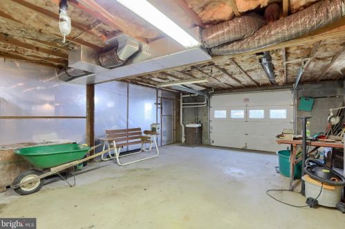 154 Amsterdam Rd, Lancaster PA  17603-9719 exterior