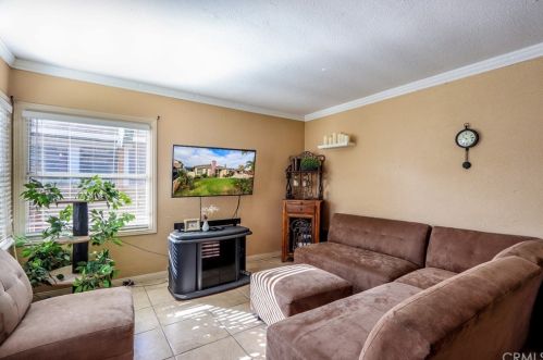 1212 Flower St, Santa Ana CA 92707-1103 exterior