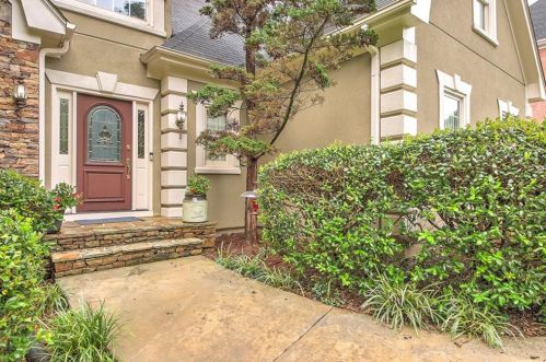 4272 Trotters Way Dr, Lithonia, GA 30039-5906