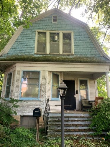 405 Sheffield St, Saint Anne, IL 60964-7211