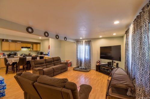 144 36th St, San Diego, CA 92113-1611