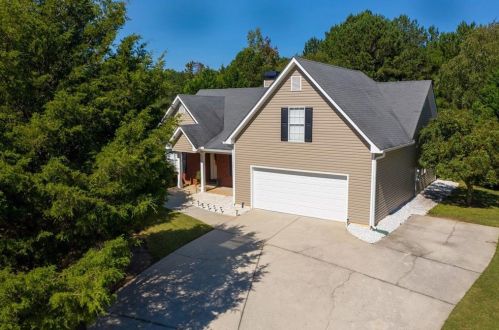 5095 Victoria Park Dr, Loganville, GA 30052-3039