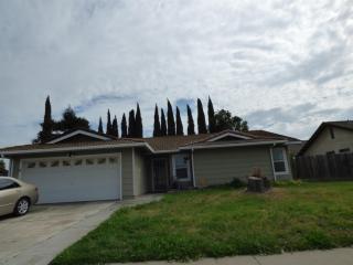 126 Birchwood St, Manteca, CA 95336-2854
