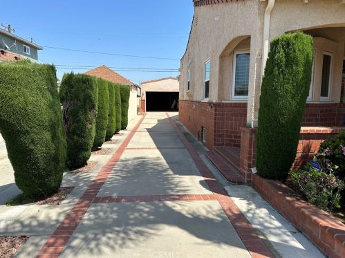 8718 4th Ave, Inglewood, CA 90305-2506