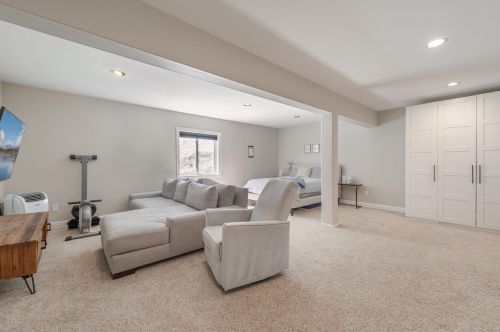 10655 Snowshoe Cir, Truckee CA  96161-2007 exterior