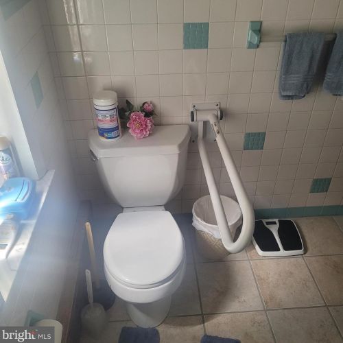 2329 11 St, Philadelphia PA 19133-1005 exterior