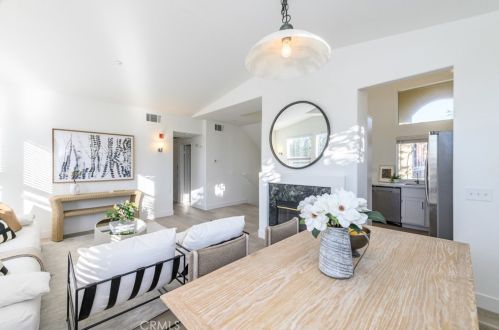 1407 Elmhurst, Irvine CA  92618-4023 exterior