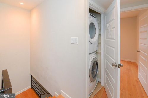 1306 4 St, Philadelphia PA 19140-5652 exterior