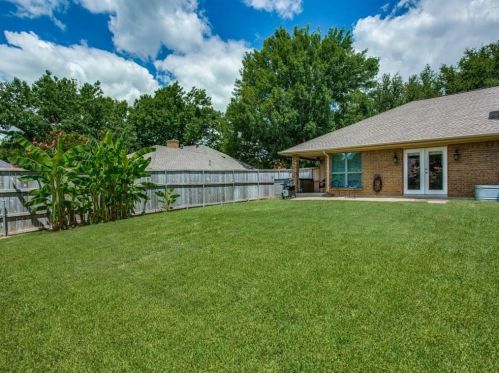807 Village Green Dr, Rockwall TX  75087-3507 exterior