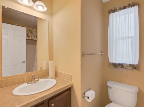 1037 Pampas Dr, Grass Valley, CA 95945-4157