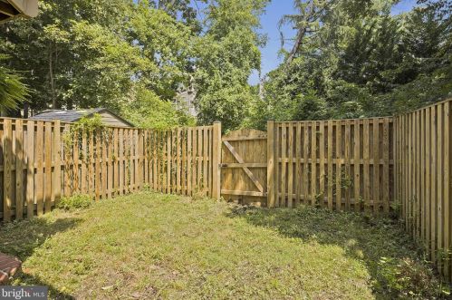 7391 Stream Way, Springfield VA  22152-3639 exterior