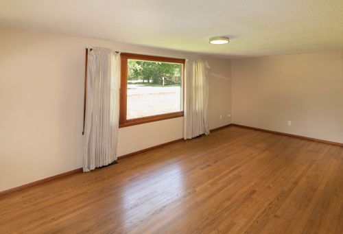 510 Maplewood Dr, Sycamore IL  60178-1212 exterior