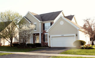 1185 Red Clover Dr, Naperville, IL 60564-9321