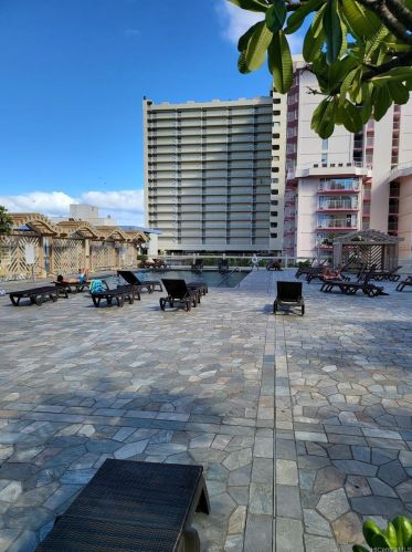 445 Seaside Ave, Honolulu HI  96815-2640 exterior