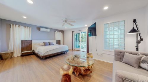 5005 Kalanianaole Hwy, Honolulu HI  96821-1505 exterior