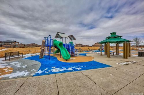 176 Kewaunee Way, Aurora CO 80016-4327 exterior