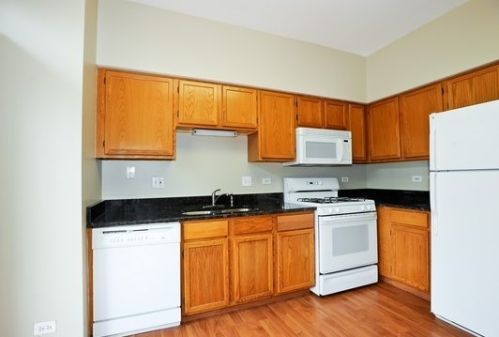 2586 Eldorado Ln, Naperville IL  60564-8407 exterior