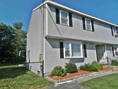 19 Pelican Cir, Derry, NH 03038-7244