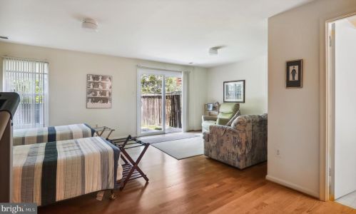 4 Casino Ct, Silver Spring MD 20906-5953 exterior